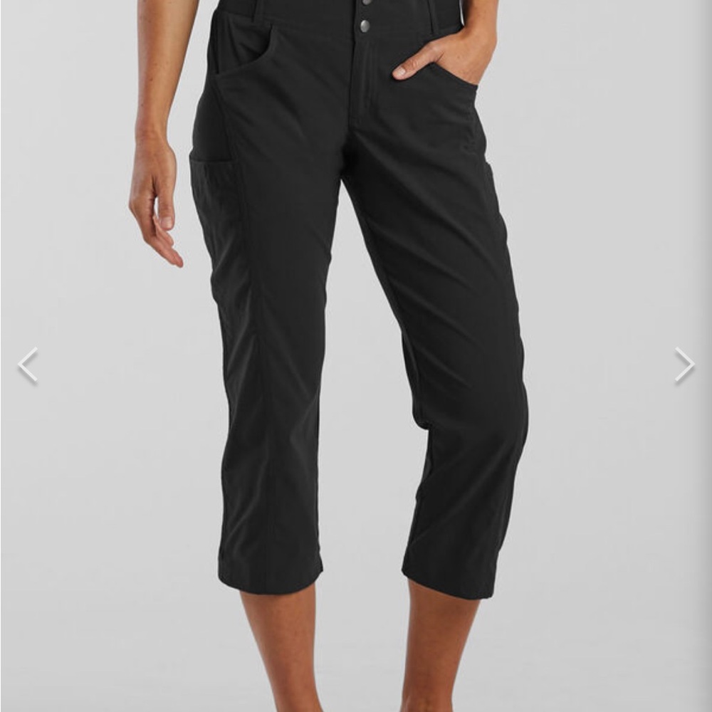 Title Nine Black Capris